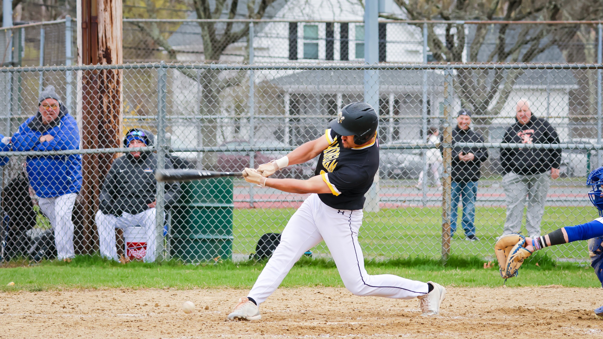 Baseball Splits Doubleheader with Fitchburg State to Earn Share of MASCAC Regular Season Title
