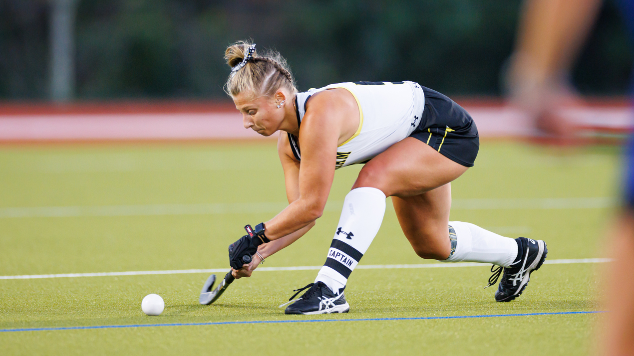 Field Hockey Edged by Worcester State