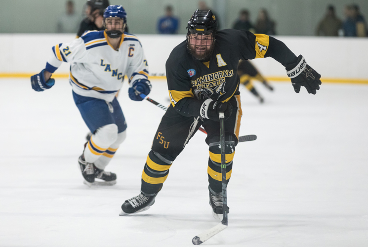 Ice Hockey Closes Season with Loss to Worcester State