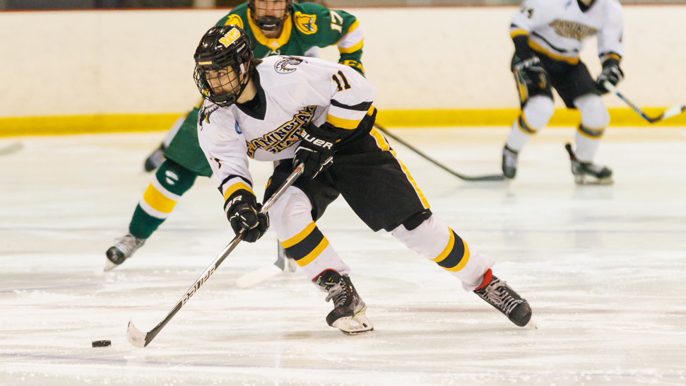 Ice Hockey Shoots Past Fitchburg State 5-1