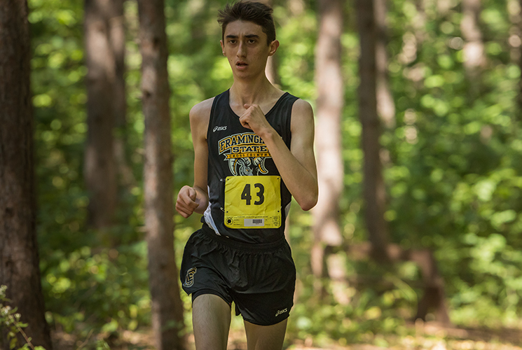 Men's Cross Country Places 6th at Williams Invitational