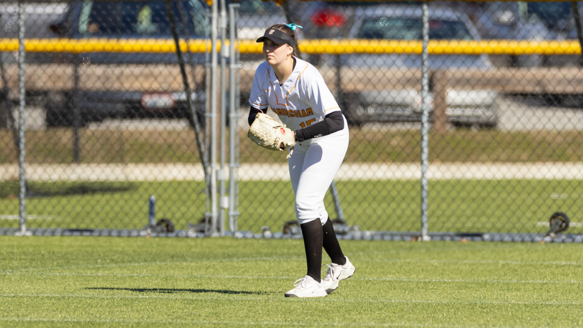 Softball Sweeps MASCAC Doubleheader with Worcester State