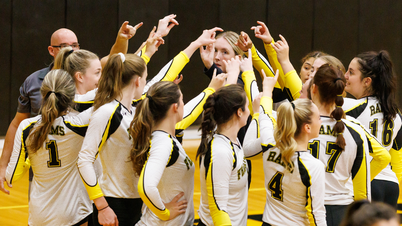 Volleyball Falls in Straight Sets at Trinity