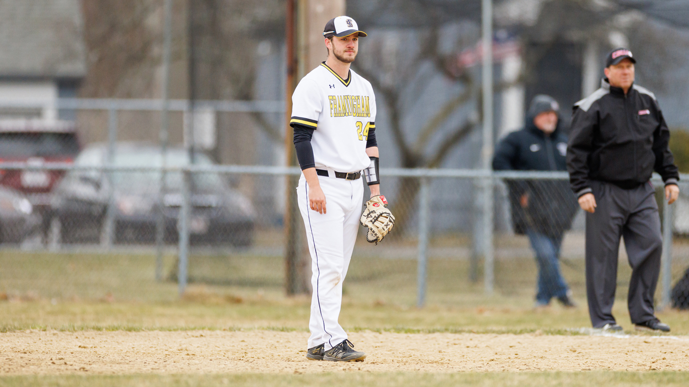 Baseball Sweeps Westfield State to Move to Top of MASCAC Standings