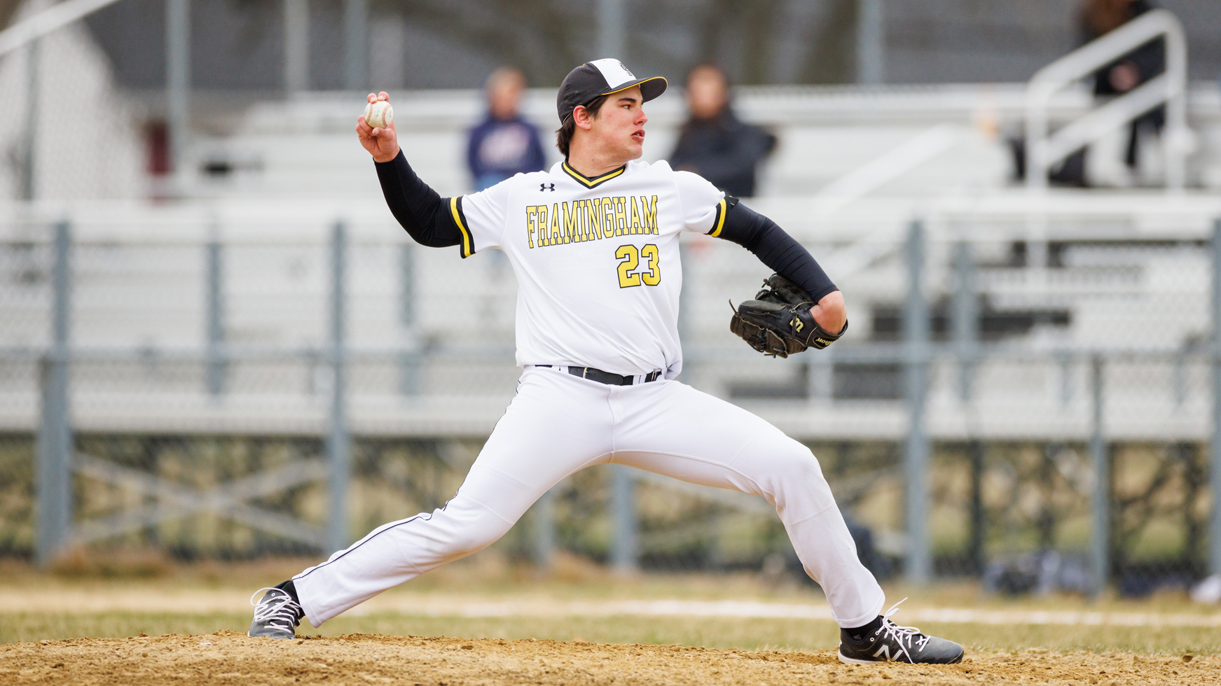 Baseball Sweeps MASCAC Doubleheader at Westfield State