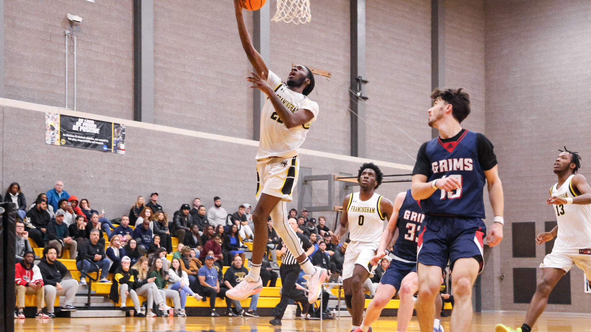 Men's Basketball Falls to Worcester State