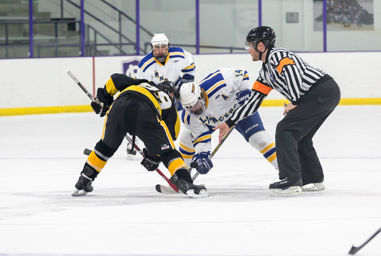 Men’s Ice Hockey Drops Season Finale at Worcester State