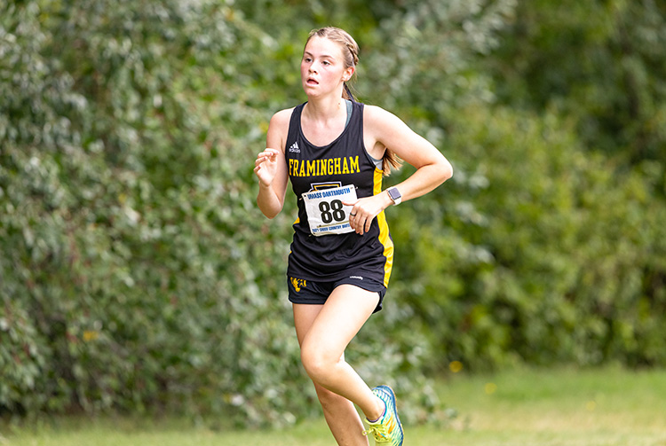 Women's Cross Country Places 15th at Suffolk Invitational