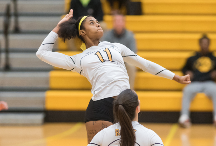 Volleyball Closes Regular Season with 3-2 Loss to Westfield State