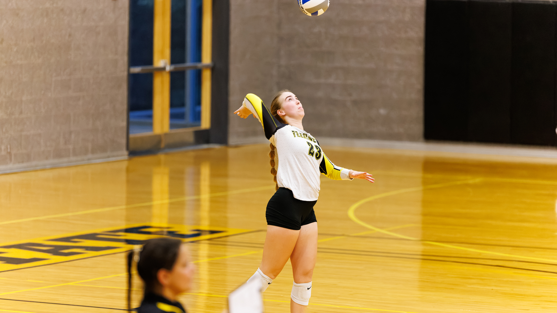 Volleyball Splits a Pair of Matches with Norwich and Regis